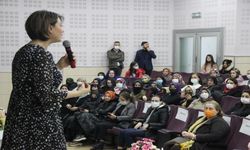 Açelya Akkoyun Kartepeli Kadınlarla Buluştu