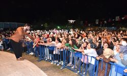 EKİN UZUNLAR KARTEPE´Yİ SALLADI