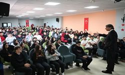 ERTUĞRULGAZİ ÖĞRENCİLERİ KOCAMAN’I DİNLEDİ