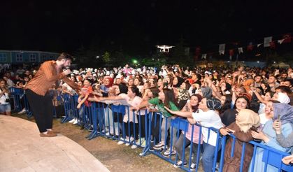 EKİN UZUNLAR KARTEPE´Yİ SALLADI