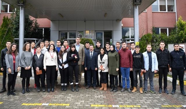 BAŞKAN KOCAMAN GENÇLERİ BIRAKMIYOR