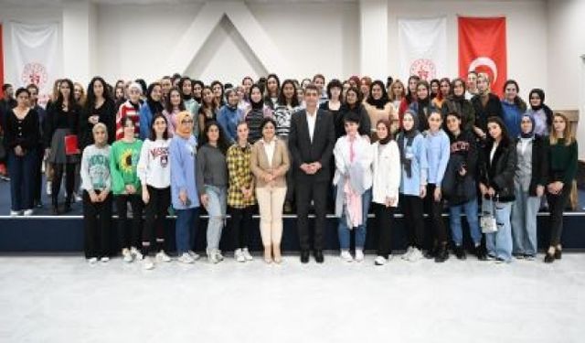 BAŞKAN KOCAMAN, SULTANBABA KIZ ÖĞRENCİ YURDUNDA