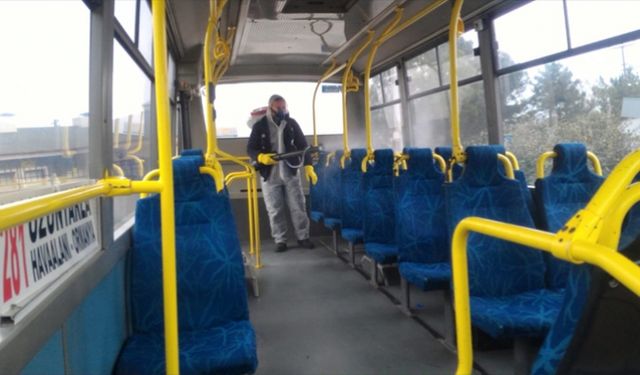 KARTEPE´DE TÜM DURAKLAR VE OTOBÜSLER DEZENFEKTE EDİLİYOR