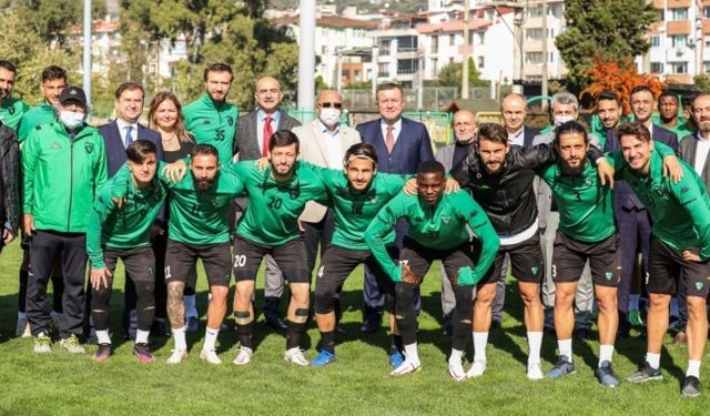 Kocaeli Kent Konseyi’nden Kocaelispora moral ziyareti