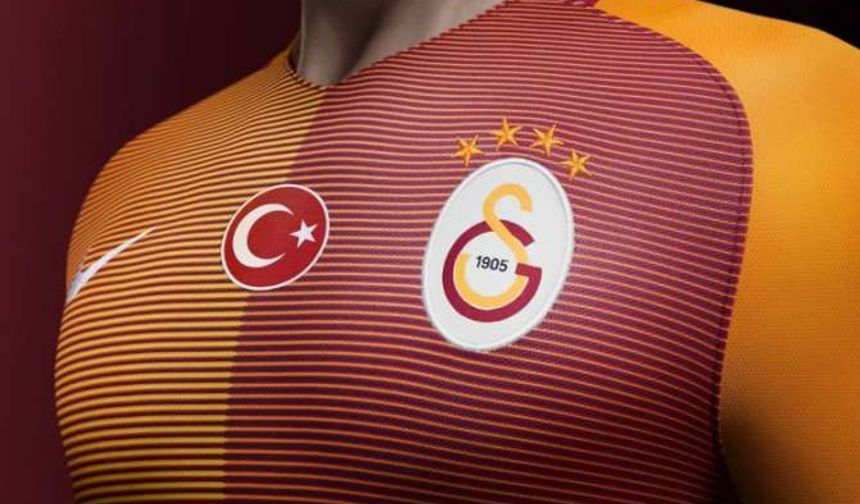 Galatasaray Mor Formasını Tanıttı