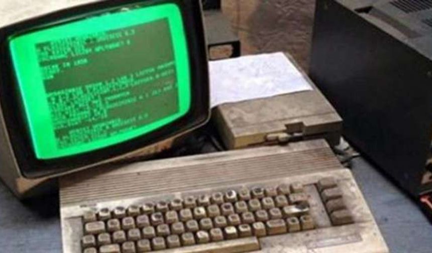 25 yıldır Commodore 64 kullanıyor