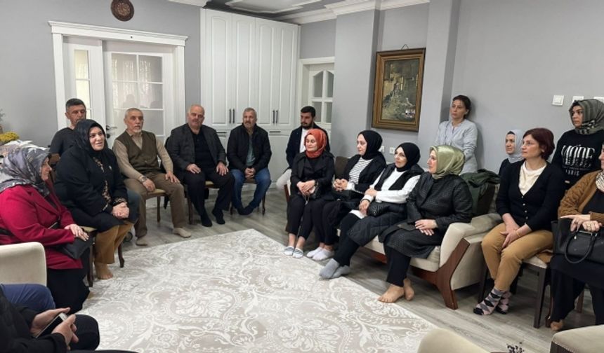 Yeni evlenen çiftlere faizsiz kredi verilecek